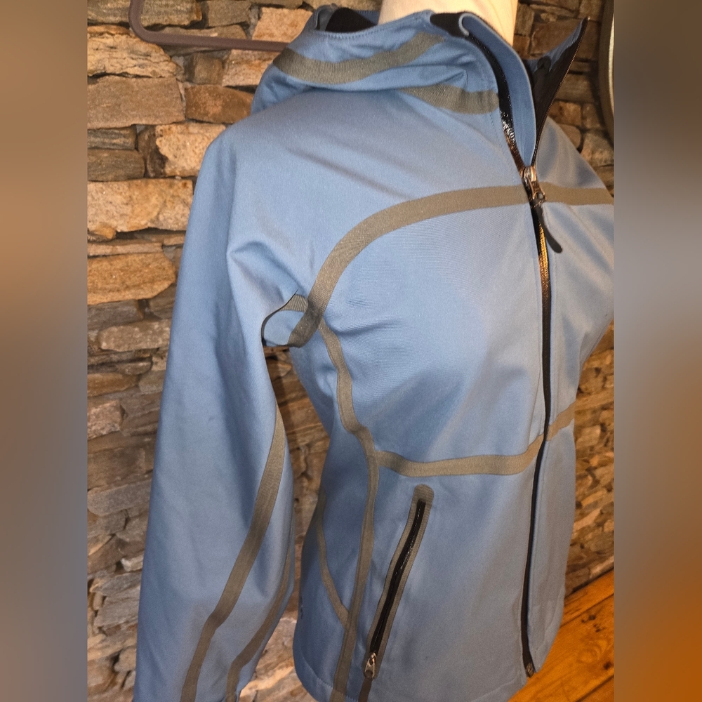Outdoor Research Blue Hooded Jacket with Gray Accents - Picture 6 of 11